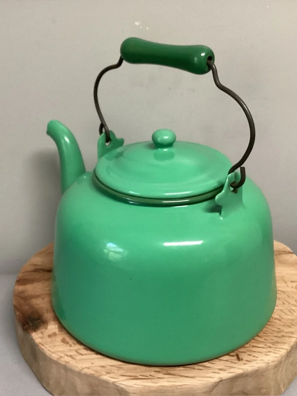🟢 Vintage - Beautiful Mint Green Tea Kettle - Wood Handle - Heavy Craftsmanship